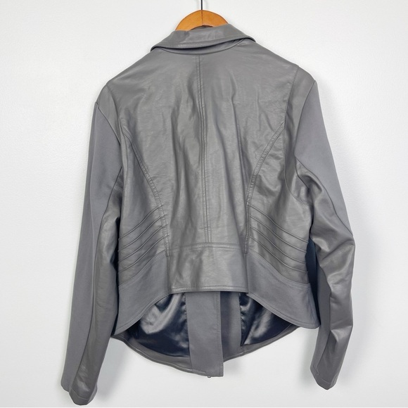 Torrid Fab Mix Moto Jacket Size 2 (18-20) - Picture 5 of 6